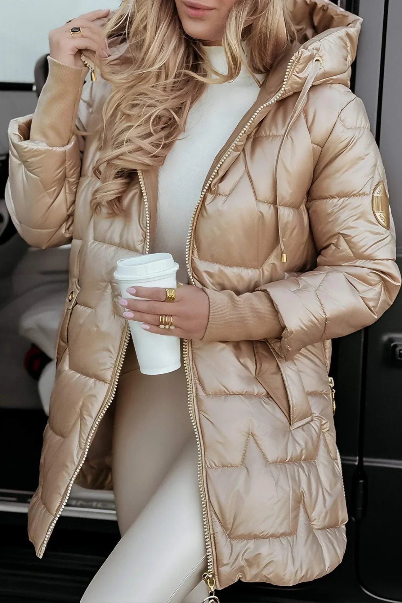 Nolwen – Manteau d’hiver élégant avec capuche et matelassage